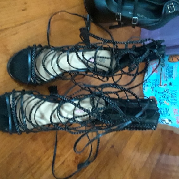 Heels - Picture 3 of 3